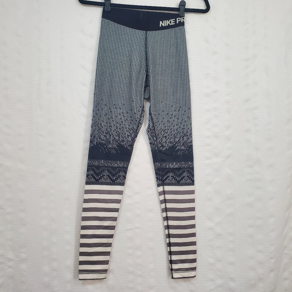 NIKE WOMENS PRO COMBAT HYPERWARM ENGINEERED PRINT BLACK TIGHTS X-SMALL